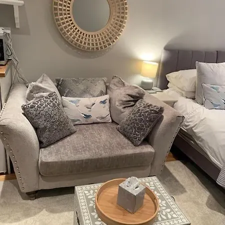 The Gatehouse, Bijou Studio - Sleeps 2