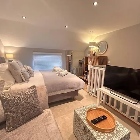 Daire The Gatehouse, Bijou Studio - Sleeps 2 *